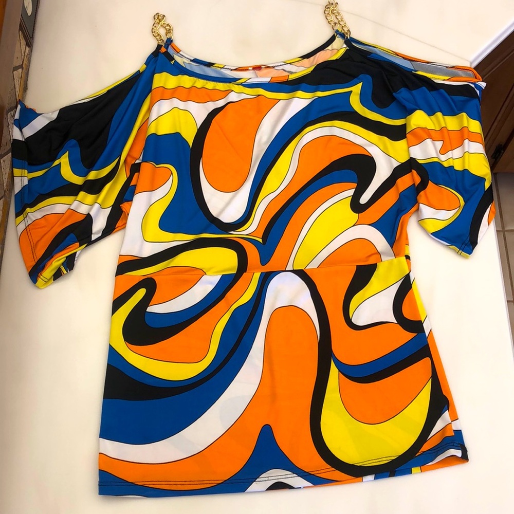 Open shoulder top